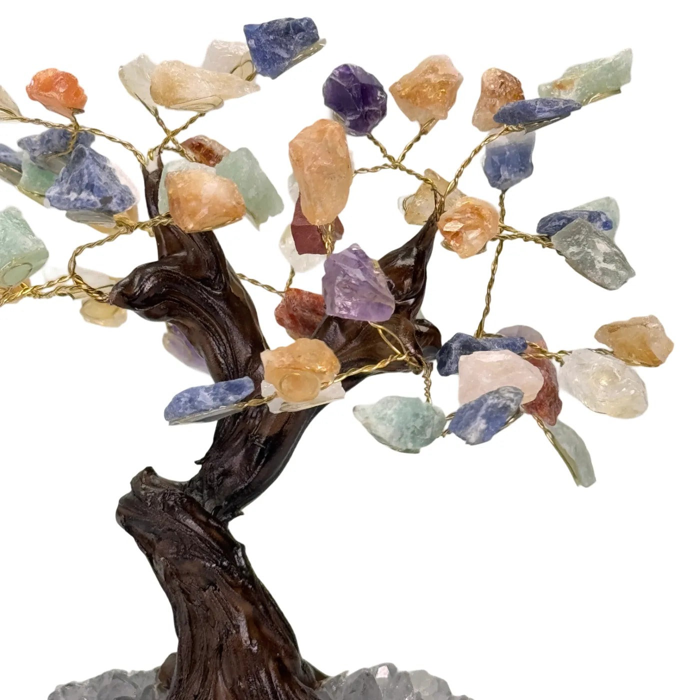 Edelstenen boom met verschillende soorten mineralen.