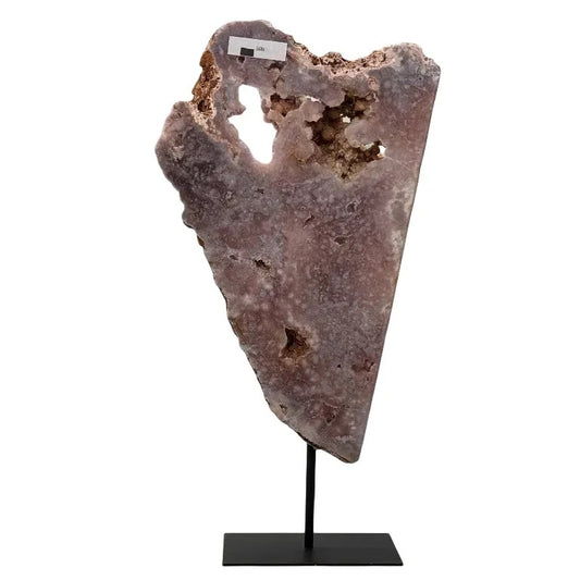 Roze ametist slab op metalen standaard