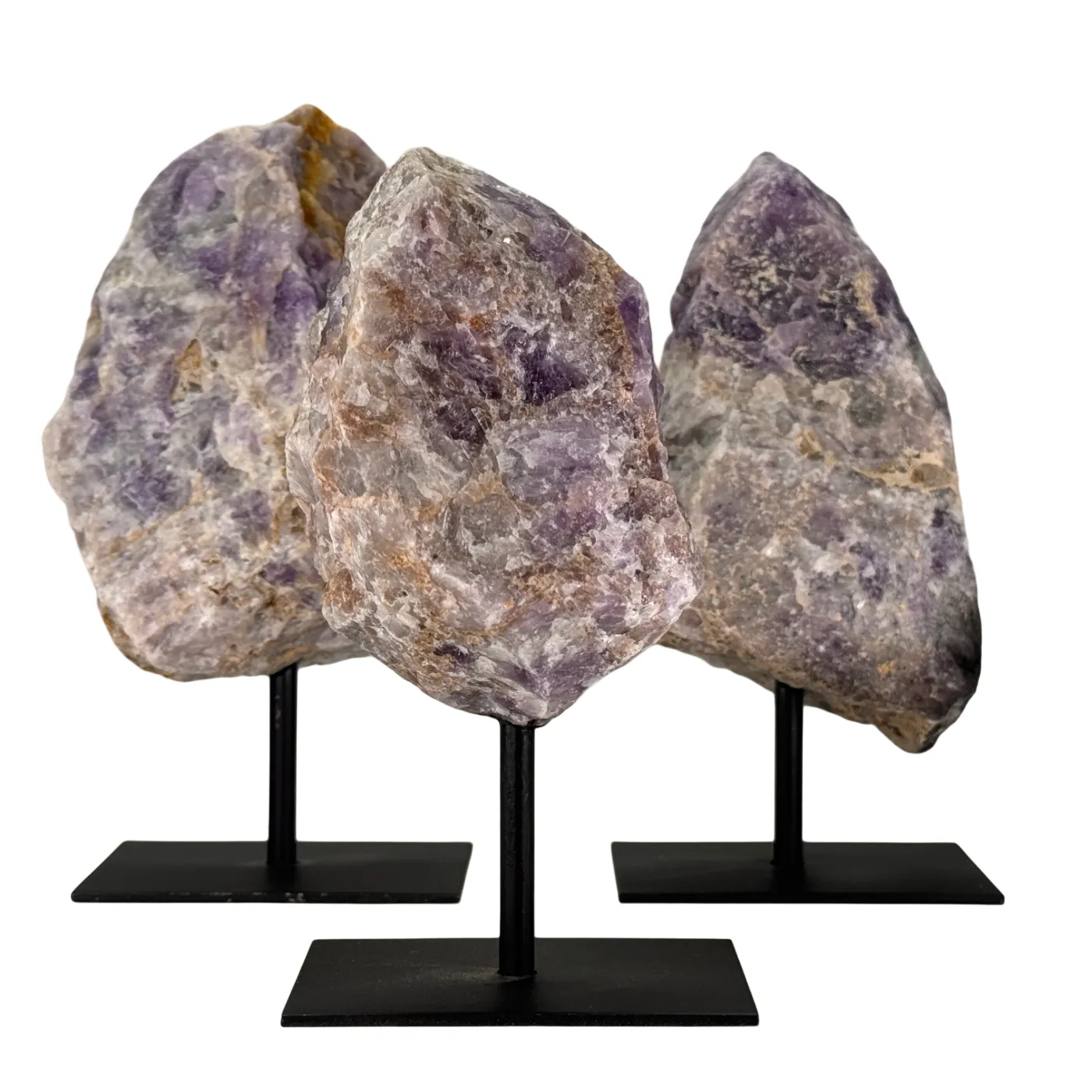 Ruwe Amethist op Zwarte Metalen Standaard – uit Brazilië