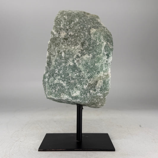 Ruwe Groene Kwarts op Zwarte Metalen Standaard – uit Brazilië